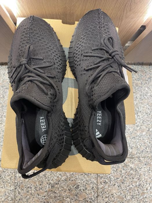 Yeezy Boost 350v2 Onyx Black 41