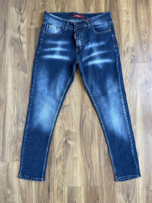 Vand 10 perechi de Blugi Dsquared2 , marimea 50 toti.