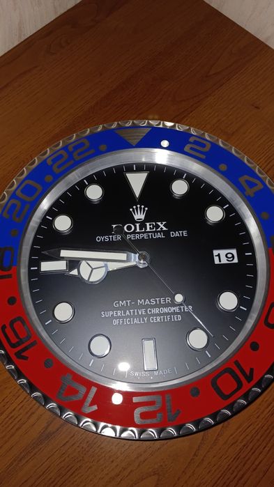 Продам настенные часы Ролекс