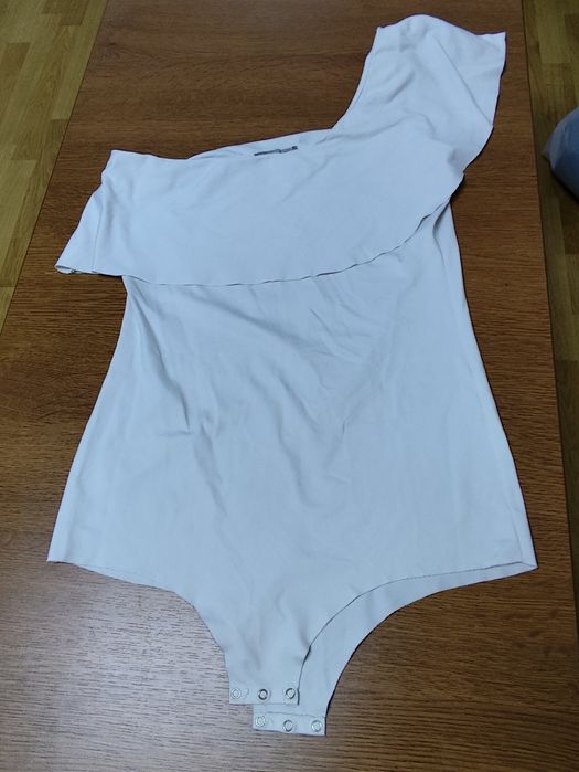 Zara body asimetric