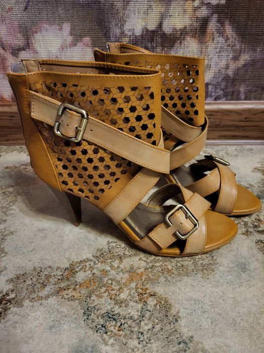 Летние босоножки Сamel