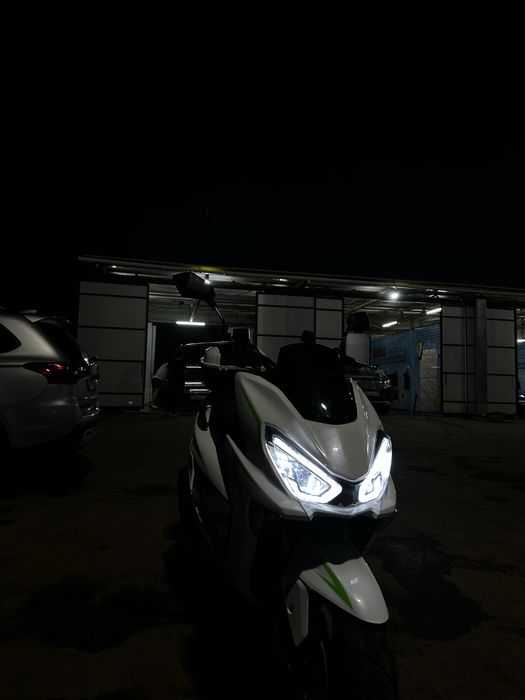 Продаю Макси скутер