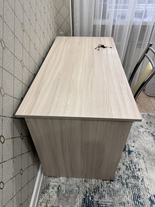 Продается компьютерный стол