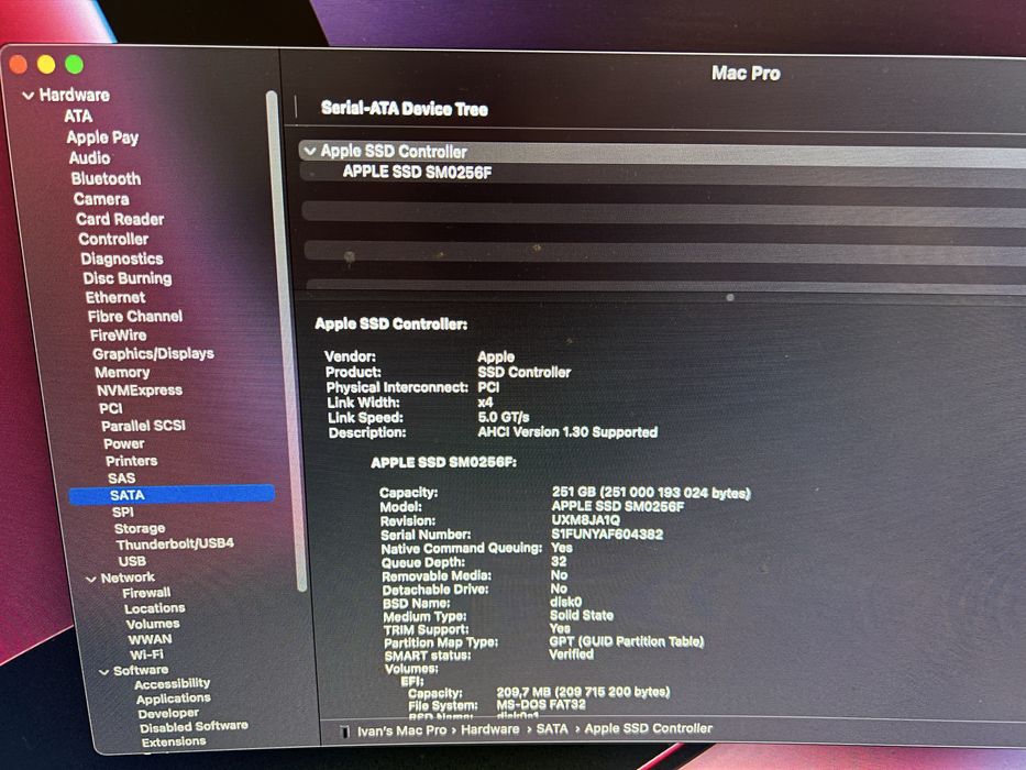 Работна станция Mac Pro Late 2013 с 8-ядрен Intel Xeon, 64GB, 4GB VRAM