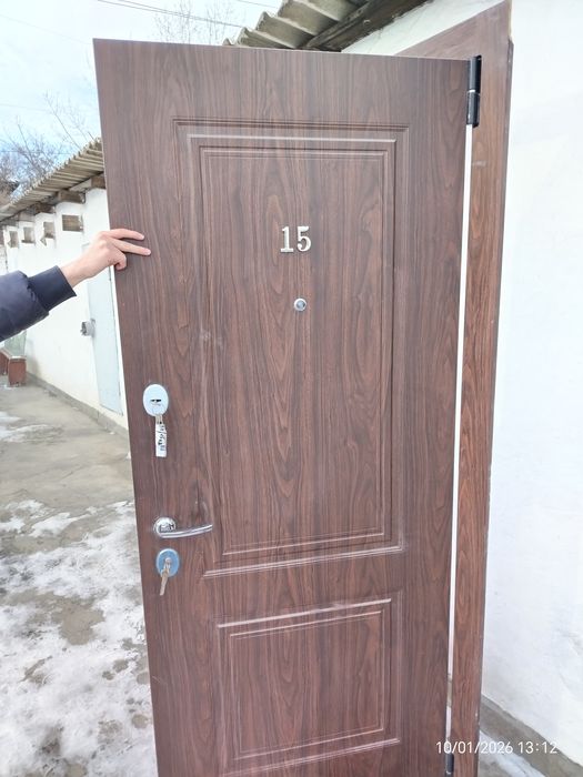 Продам металлическую дверь