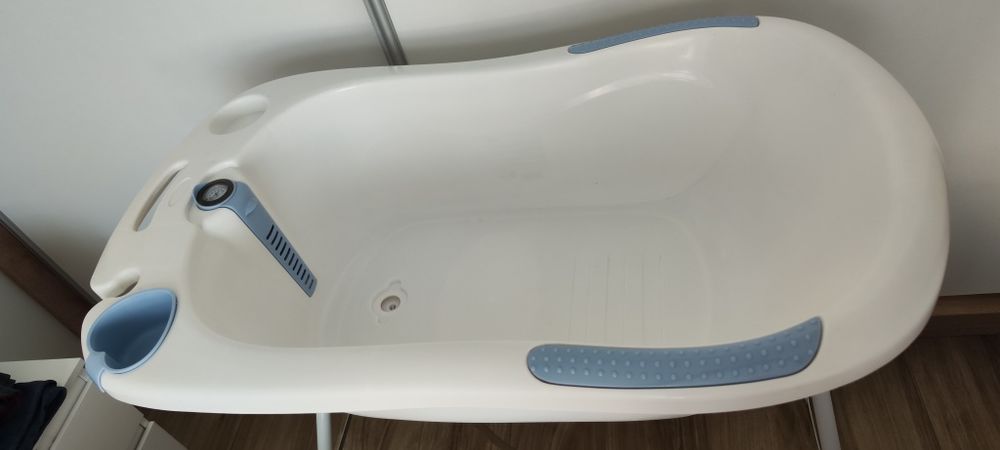 Вана със стойка Chipolino