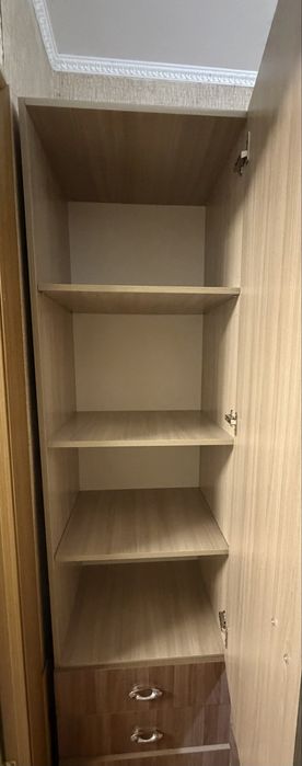 Срочно продам шкафы