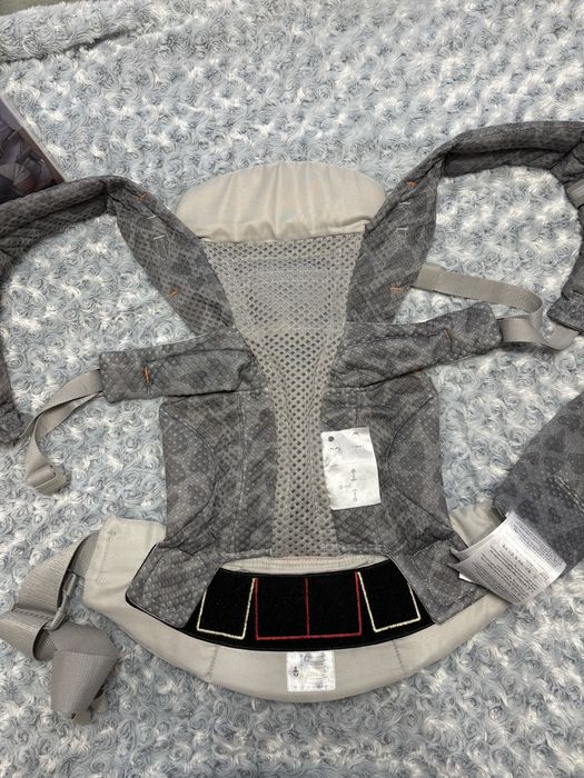 Ergobaby omni breeze