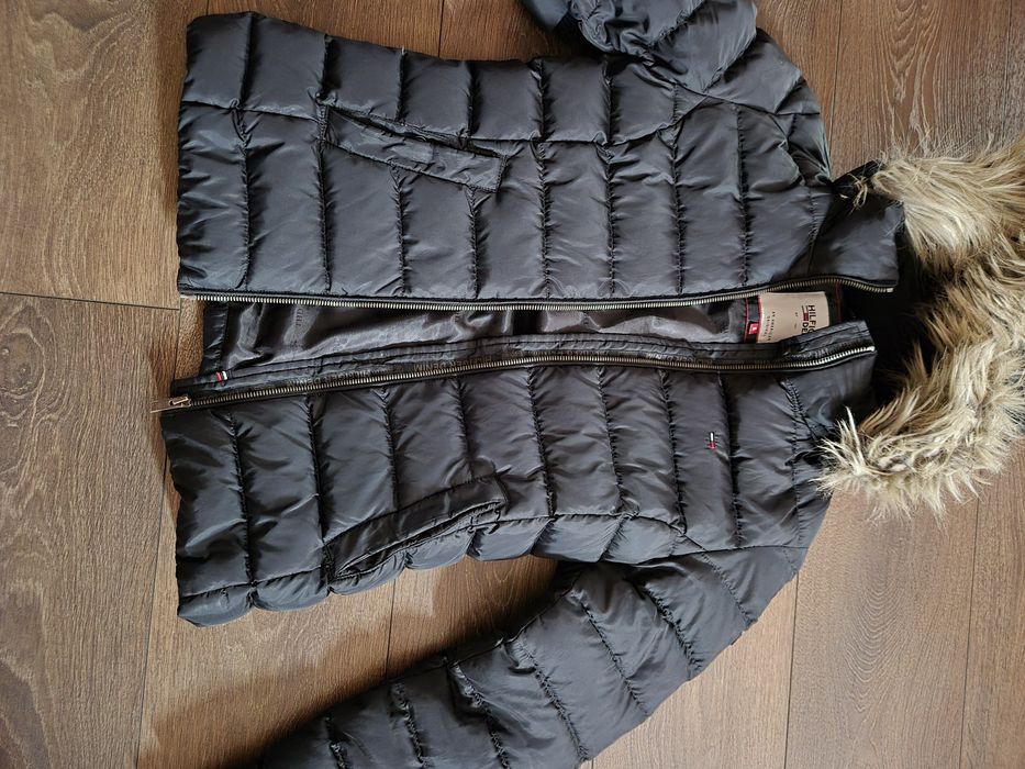 Зимно яке Tommy Hilfiger размер S