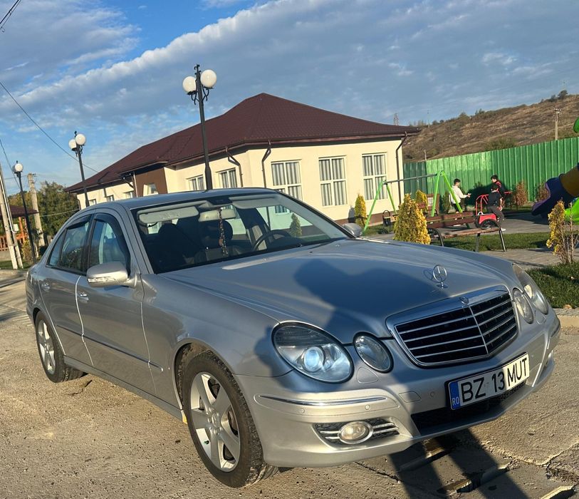 Vând Mercedes Benz W211