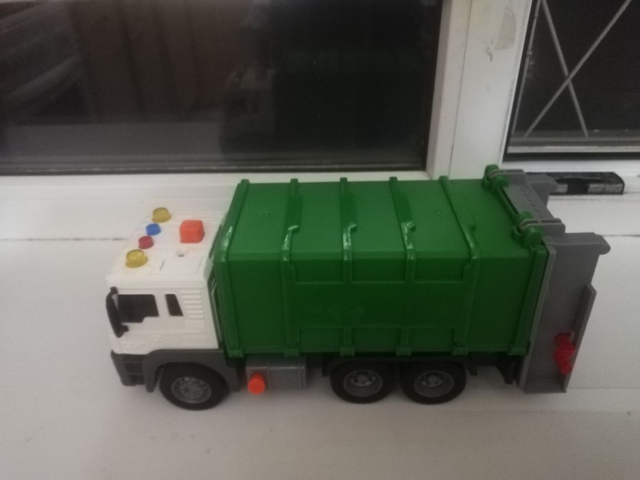 Мусоровоз игрушкыный