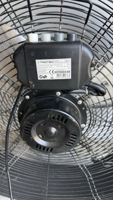 Ventilator de podea profesional Trotek . Defect