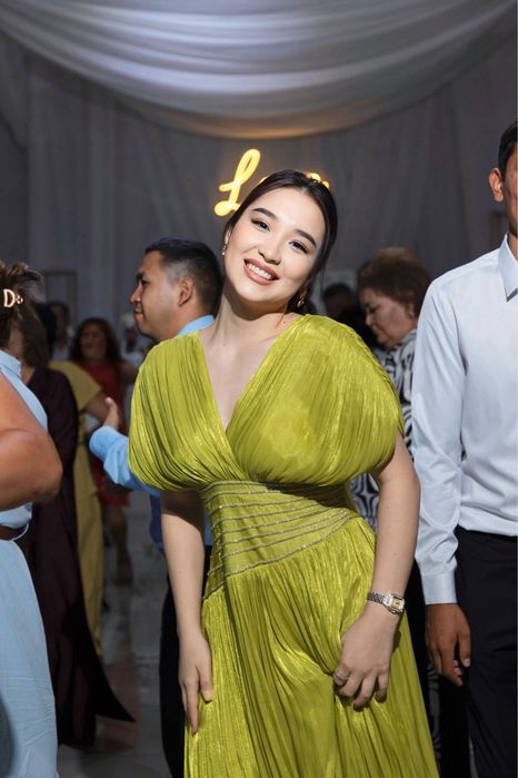 Платья женская очень красивая