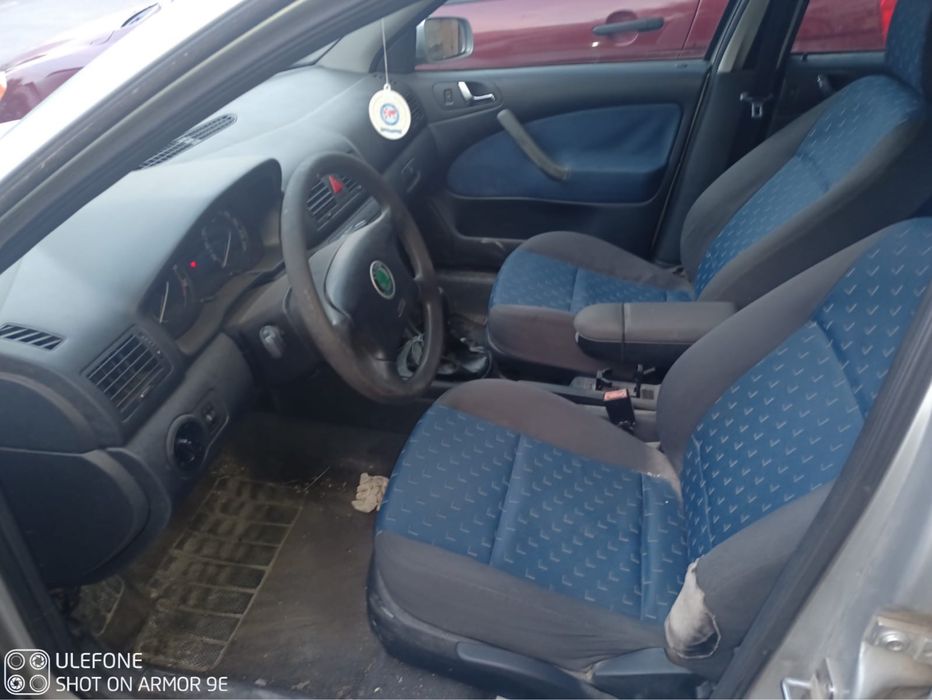 2 Octavia Skoda  2003,benzina 1,6 cu acte in regula,perfect functionala si inca o Skoda Octavia 2010 benzina 1,6 fara acte