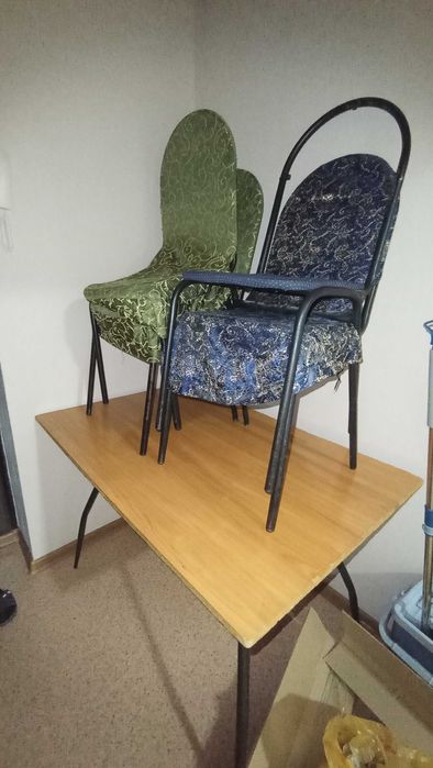 Стол срочна сатылады 4 еу