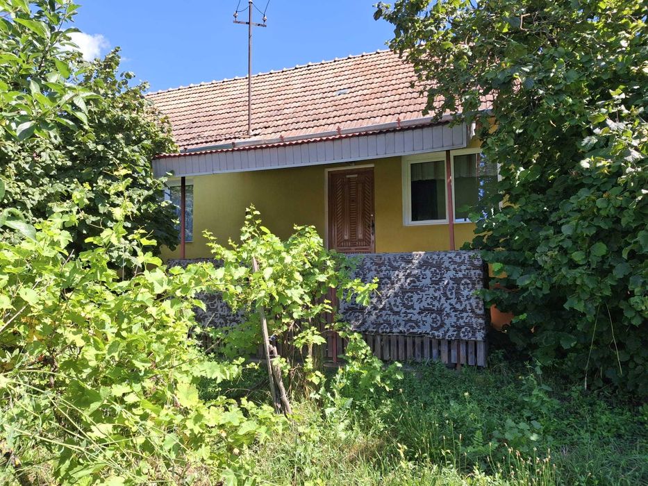 Casă de vânzare în centrul comunei Sânger, județul Mureș – 100 mp + teren intravilan 3.300 mp