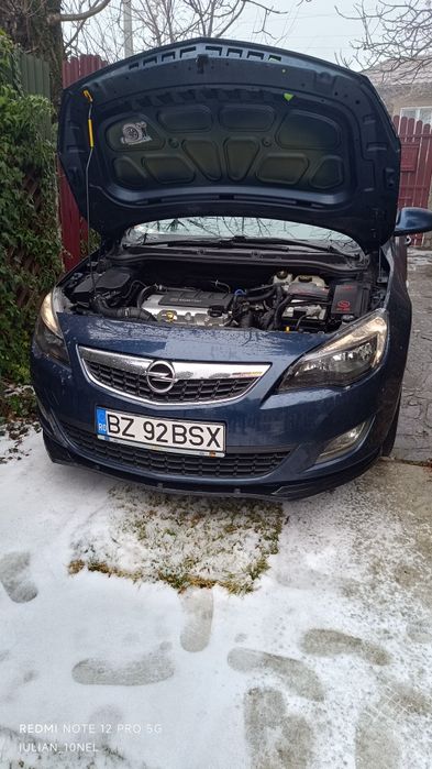 Opel Astra J,  2012