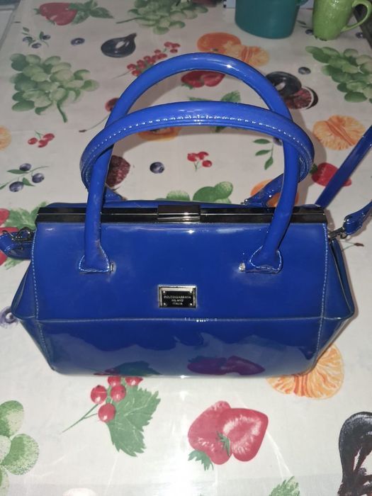 Продам сумку лакированая кожа