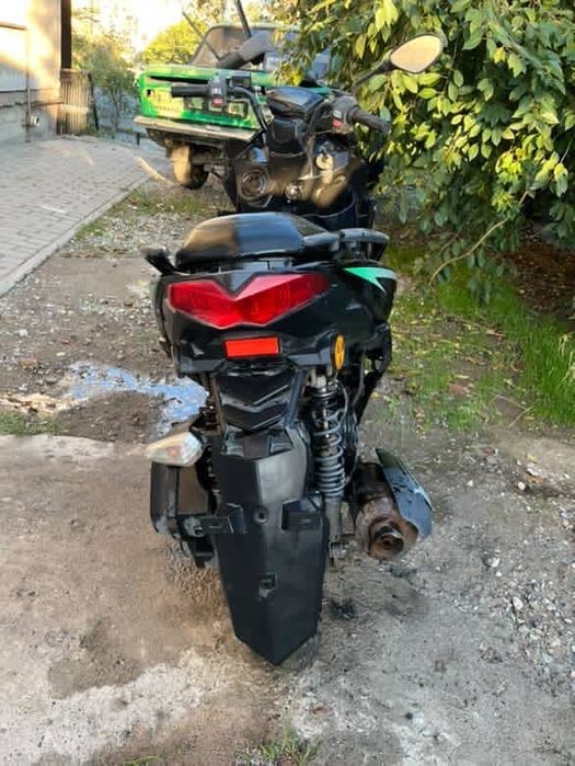 продам макси скутер