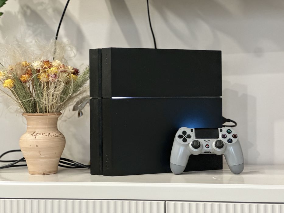 PlayStation 4 + 5 игр 1 джойстик PS4 пс4