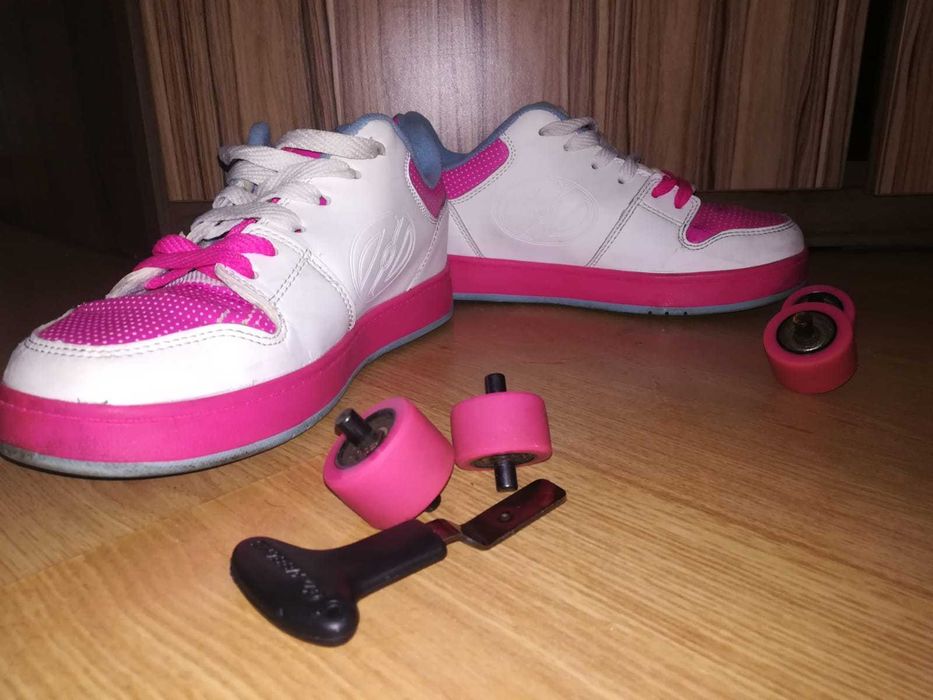 Роликовые кроссовки HEELYS - размер 38