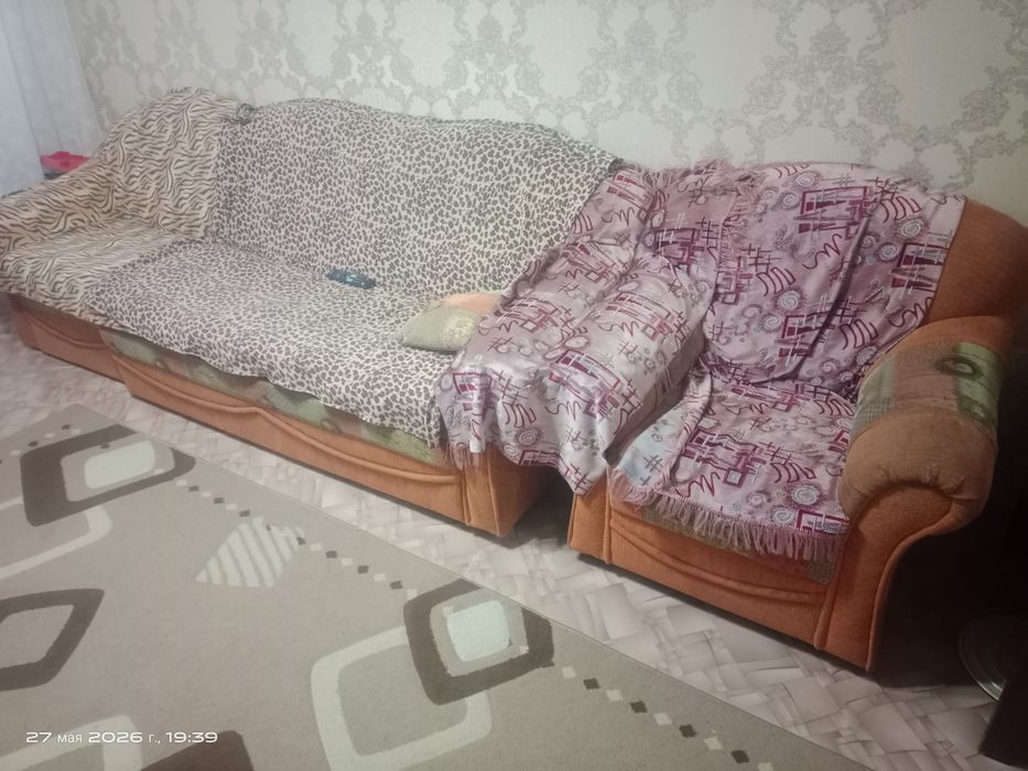 Диван б/у        .