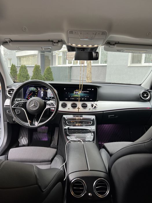 Vand mercedes e220d 2022 pret 25.000€/ variante auto