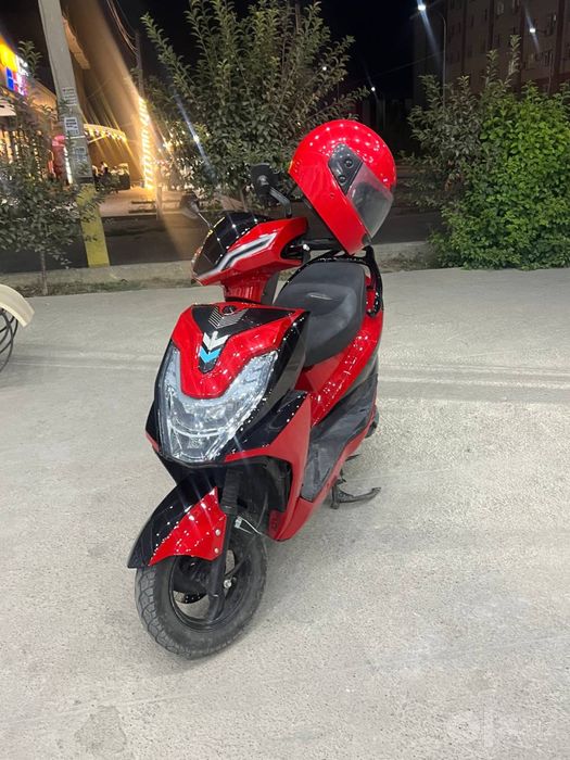 Skuter xolati ideal hamma joyi ishledi motor uselne qilingan kelishamz