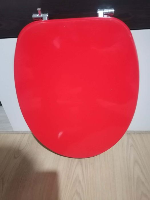 Капак за тоалетна чиния