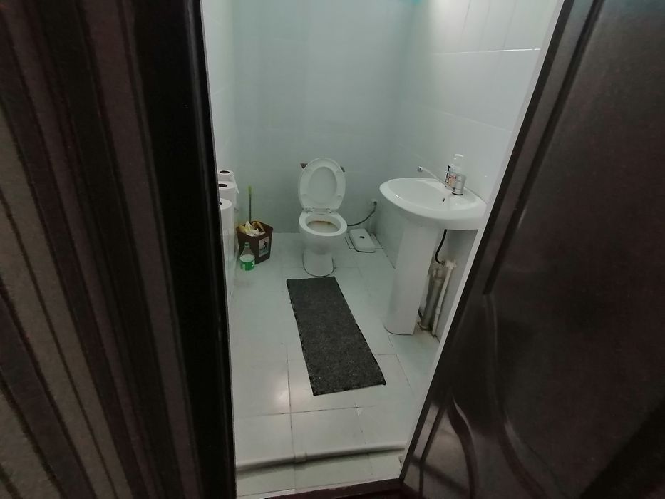 Ховли 4 хонали шароитлари билан адресс юкори чирчик бетонка аренда