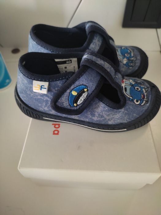 Детски пантофки 23