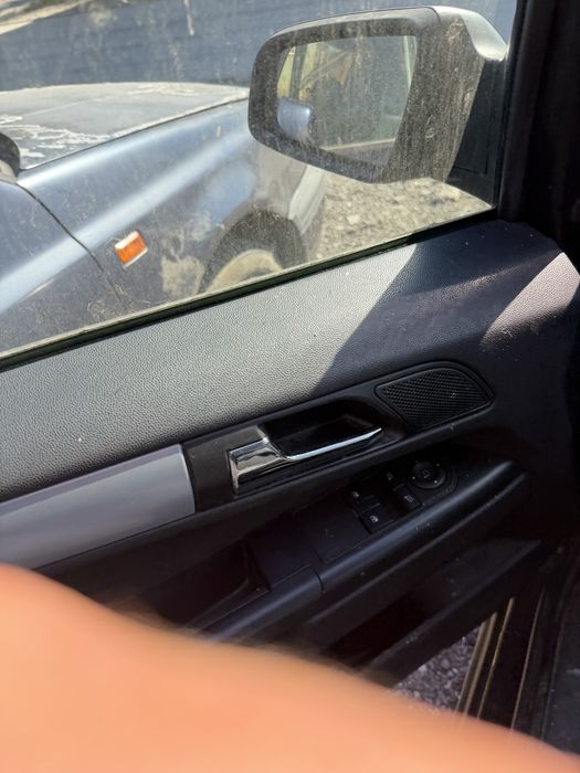 Опел зафира б на части opel zafira B na chasti