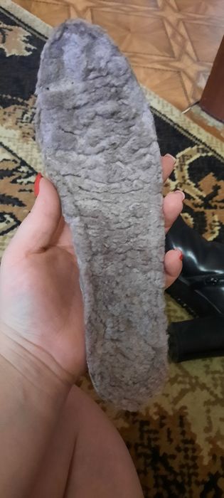 Продам натуральные сапоги