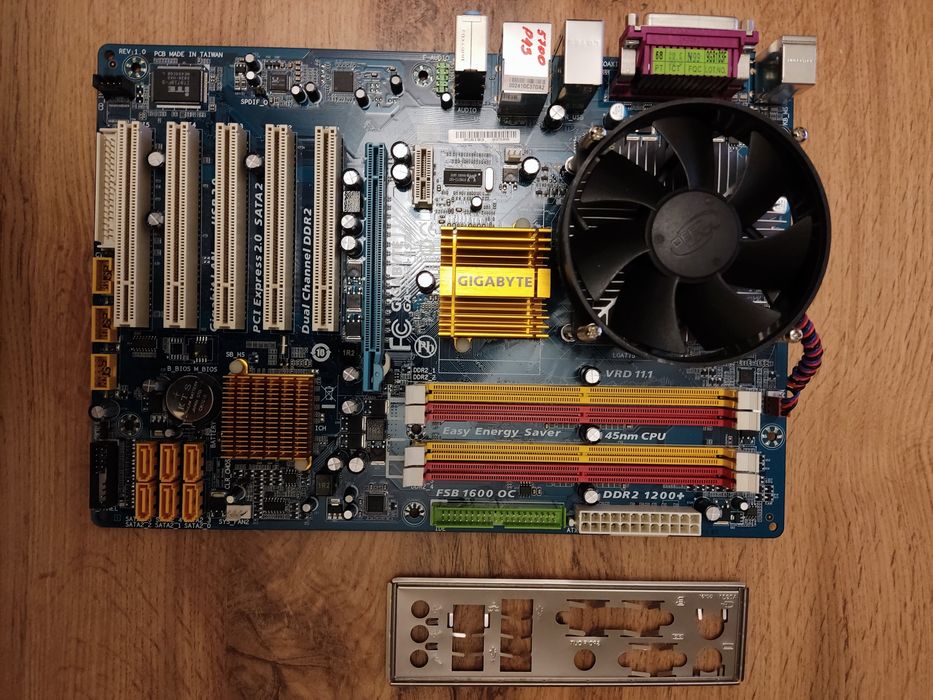 Dual Core E5700/5200 + P43/G41/G31/945GCT+Cooler