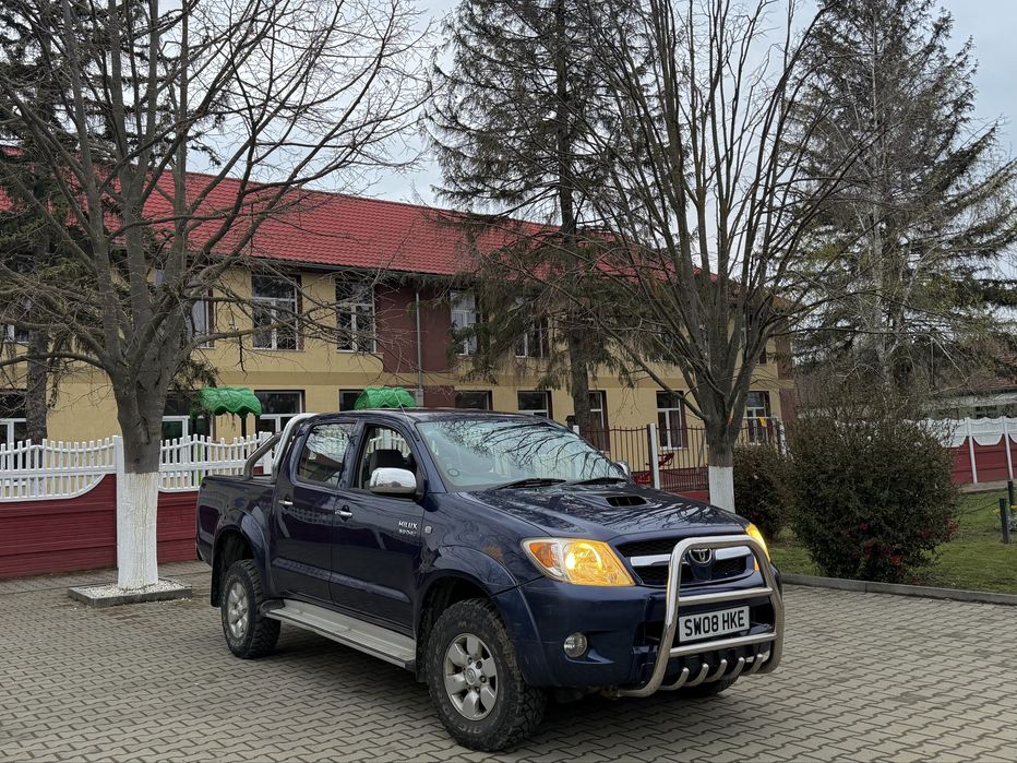 Toyota hilux 3.0 diesel 2008 volan pe partea dreapta