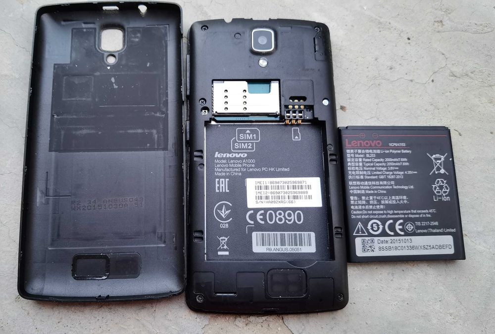 Продавам смартфон LENOVO A1000