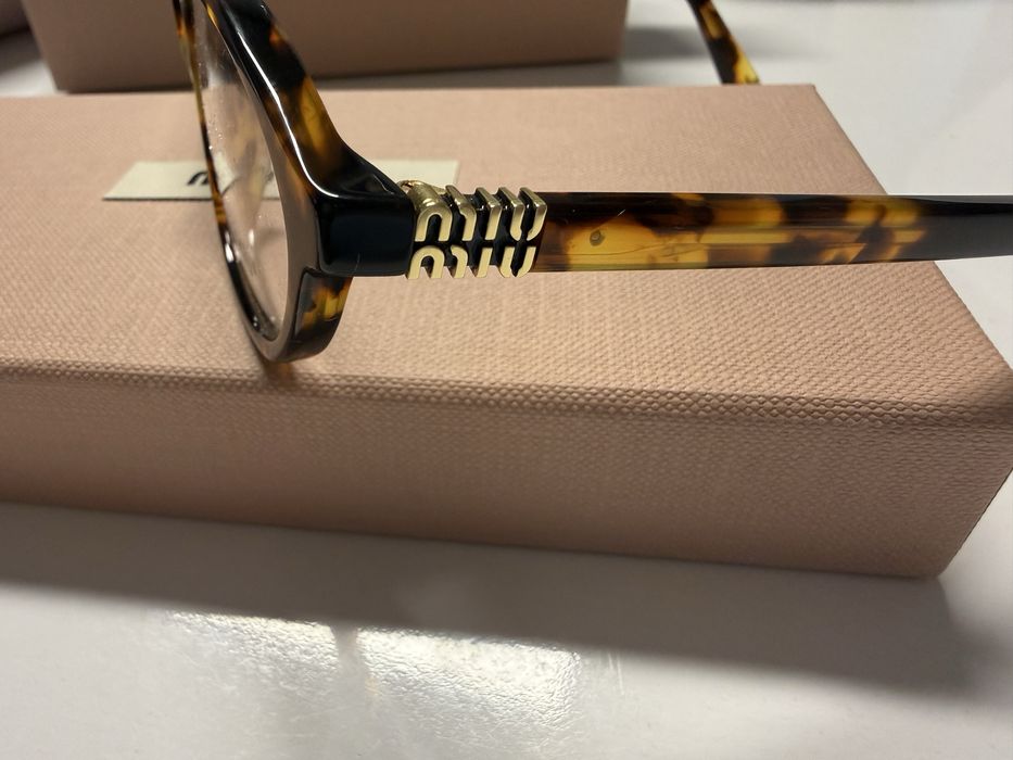 Рамки за диоптрични очила Miu Miu.