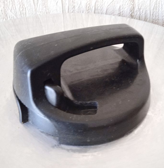 Кастрюля с антипригарным покрытием