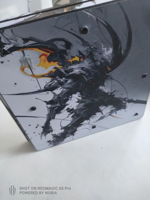Продам play station 4 slim