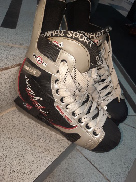 Продам коньки. Отличные .Торг не уместен.