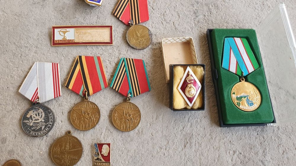 Медали разные в хорошем состоянии