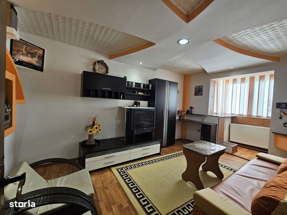 Apartament 2 camere decomandat etaj 2 zona Bejan