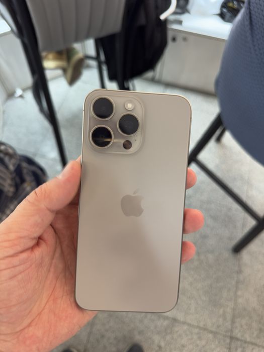iPhone 15 pro Max 256 Titan