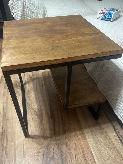 Ръчно изработена холна маса – индустриален стил (дърво + метал)