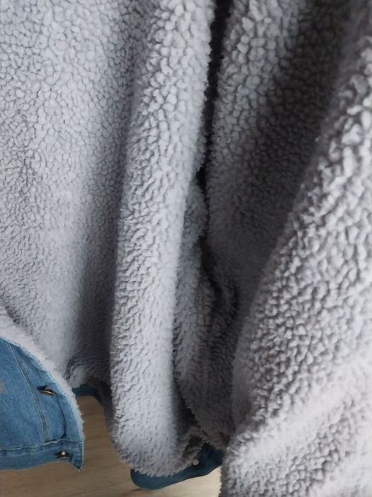 Джинсовая куртка. Размер 46 - 48.