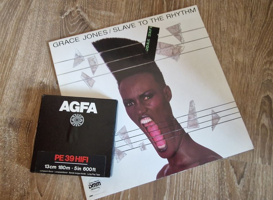 Ролки за магнетофон със записи