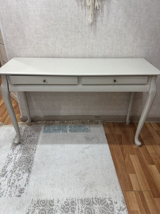 Консоль в прихожую