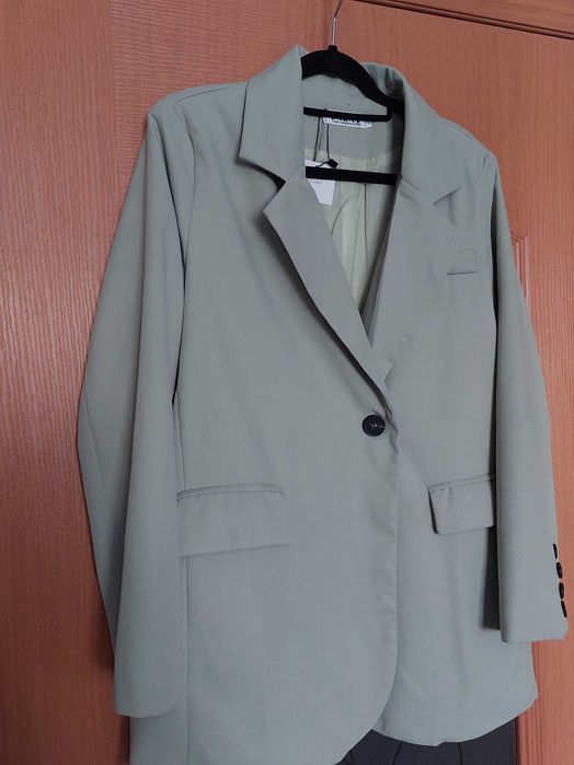 Новые пиджаки , размер 44.