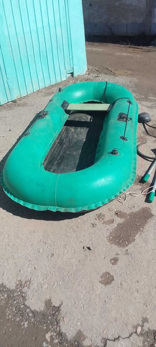 Резиновая надувная лодка