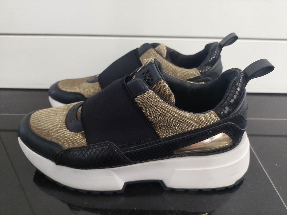 Маркови маратонки на разпродажба